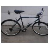 MENS MOUNTAIN TRACK 820