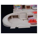 1979 VINTAGE HOT WHEELS CITY SERVICE CENTER / NASCAR CARS