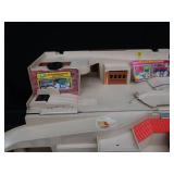 1979 VINTAGE HOT WHEELS CITY SERVICE CENTER / NASCAR CARS