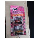 1979 VINTAGE HOT WHEELS CITY SERVICE CENTER / NASCAR CARS