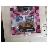 1979 VINTAGE HOT WHEELS CITY SERVICE CENTER / NASCAR CARS