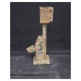 VINTAGE SCREW JACK / CRANK FOR HAY LOFT DOOR
