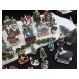 HUGE LOT: CHRISTMAS VILLAGE