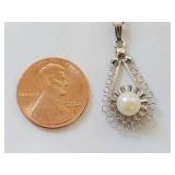 Sterling Silver Necklace with Cultured Pearl Pendant