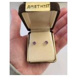 14k Gold Amethyst Earrings, 0.67 Grams