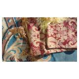 8x10 Rug and Misc Linens