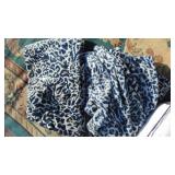 8x10 Rug and Misc Linens