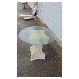 36" Rd Glass Table with Roman Pedestal Bottom