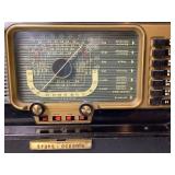 Zenith Trans-Oceanic H500 Portable Tube Radio