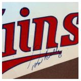 MN Twins Manager Tom Kelly Signed Pendant and Baseball Card
