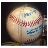 Kent Hrbek Autographed Baseball Card and Baseball