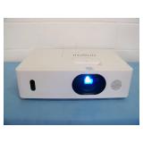 Hitachi CP-WU5505 WUXGA 5000-Lumen 3LCD HD Home Theater Projector / Projection System