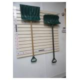 (2ct) Snow Shovels