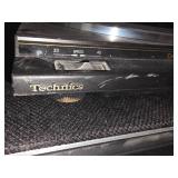 Working TECHNICS Record Player