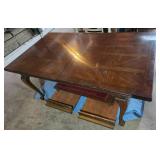 Splendid 4- Legged Drexel Hardwood Table with 3 Leaves and 3 table Pads