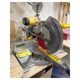 DeWalt DWS709 12-Inch Double Bevel Sliding Compound Miter Saw