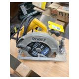 DeWalt DWE575 Compact 7-1/4-Inch Circular Saw