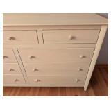 BR - Nadeau Solid Wood 10-Drawer Dresser