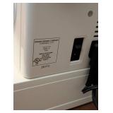 ML - Singer 2517C Sewing Machine with Manual - Powers On