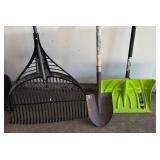 G - Yard Tool Set with Shovels, Rake, Broom and Hoe