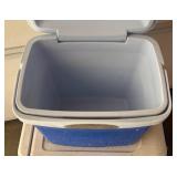 G - Set of 2 Coolers Rubbermaid and Igloo