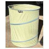G - Fiskars Collapsible Yard Bucket