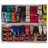 LR - Large Collection of Used Hot Wheels Cars