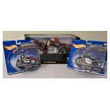 LR - Hot Wheels Harley-Davidson Motorcycle Collectibles Lot - 1:10 Softail & 2x 1:18 Models