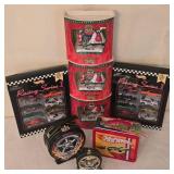 DR - Hot Wheels Collector Set with 2 Racing Series Sets, 3 Holiday Editions, and 3 Lunchboxes