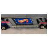 DR - Hot Wheels 25th Anniversary Case with 2 Carrier Trucks and Extra Trailer