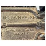 Set of 12 Vintage 1977 Hot Wheels Baja Breaker Vans with Collector Case