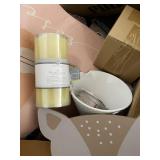 Pallet Lot of Home Decor, Accessories, and Small Household Items