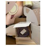 Pallet Lot of Home Decor, Accessories, and Small Household Items