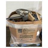 Pallet Lot of Home Decor, Accessories, and Small Household Items