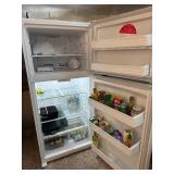 Frigidaire Top Freezer Refrigerator 30in x 28in x 66in