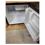 Midea Compact Mini Refrigerator Black