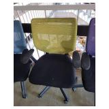 Set of 4 Mesh Back Office Chairs with Adjustable Armrests