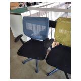 Set of 4 Mesh Back Office Chairs with Adjustable Armrests
