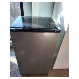 Frigidaire Compact Refrigerator FFP433L2SM Silver - Working