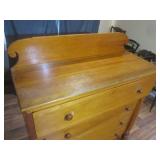 (LRB) Vintage Wood 4-Drawer Dresser...