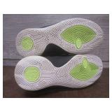 (K) Pair of Kids Nike Kyrie Flytrap...
