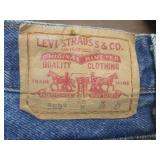 (K) 5 Pair of Jeans - Levis, Gap, W...