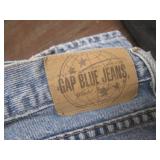 (K) 5 Pair of Jeans - Levis, Gap, W...