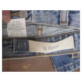 (K) 5 Pair of Jeans - Levis, Gap, W...