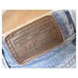 (K) 5 Pair of Jeans - Levis, Gap, W...