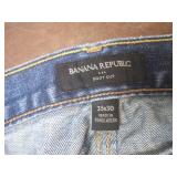 (K) 5 Pair of Jeans - Levis, Gap, W...