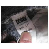 (K) 5 Pair of Jeans - Levis, Wrangl...