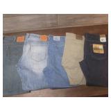 (K) 5 Pair of Jeans - 4 Pair of Lev...