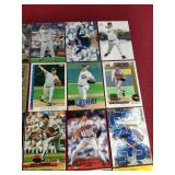 (30) Greg Maddux Cards