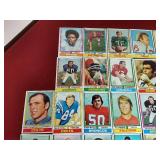 (50) 1974 Topps Football Cards